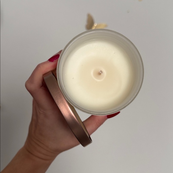 Fresh Out Of Fucks Scented Candle - White and Copper - Picture 3 of 3